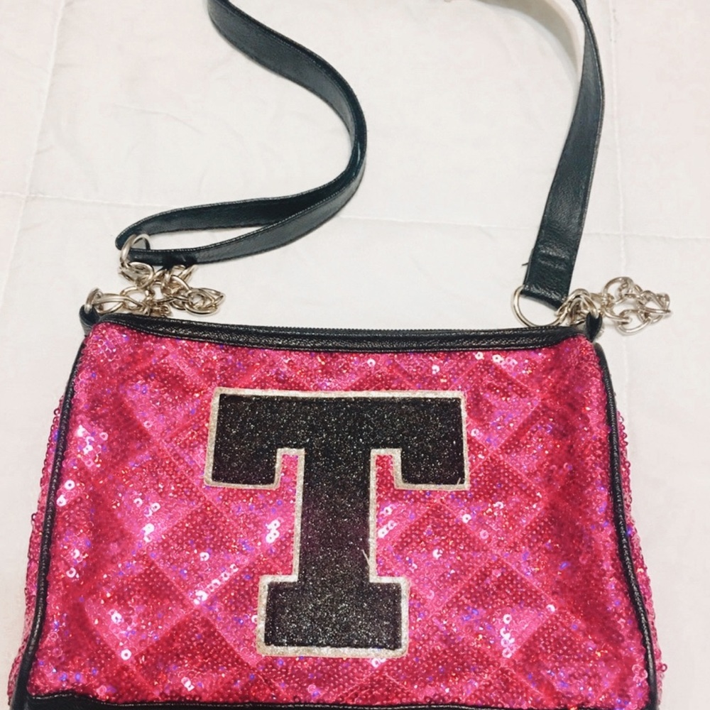 justice dark pink sequin T initial purse <3